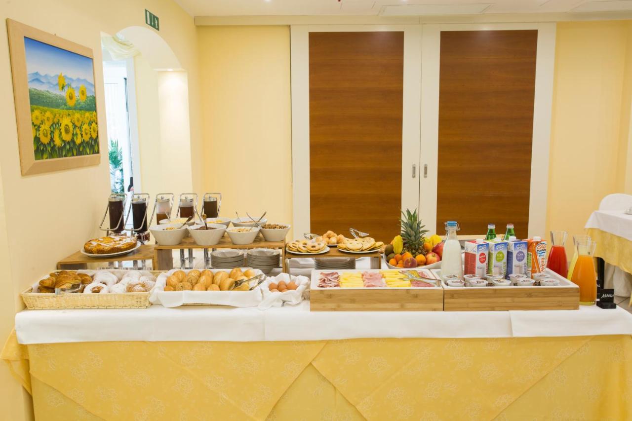 Mansarda Cannes Riccione Bagian luar foto